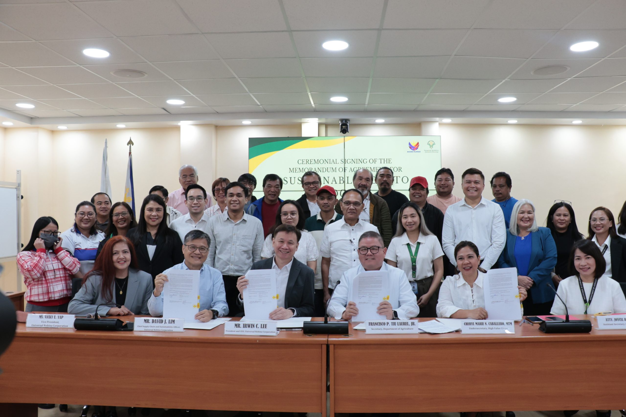 The Department of Agriculture (DA) and Universal Robina Corporation (URC), have agreed to continue its potato program, which has been boosting potato farming in the country for the last five years. The recent signing ceremonies were led by (seated, from left): URC’s Vice President for Global Procurement Vicky Yap, Chief Supply Chain & Sustainability Officer David Lim, President & CEO Irwin Lee; Department of Agriculture Secretary Francisco Tiu Laurel, Jr., Undersecretary for High Value Crops Cheryl Marie Natividad-Caballero, and Assistant Secretary for High Value Crops Atty. Joycel Panlilio.